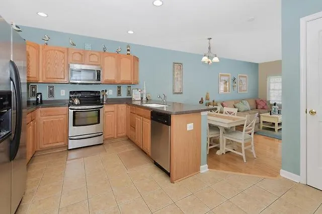 Steps To The Boardwalk, Check Out 4 Bedroom Townhome With Outdoor Pool! *