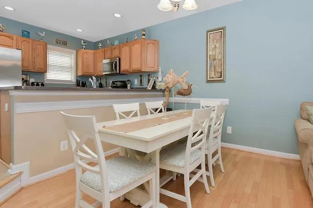 Steps To The Boardwalk, Check Out 4 Bedroom Townhome With Outdoor Pool! *