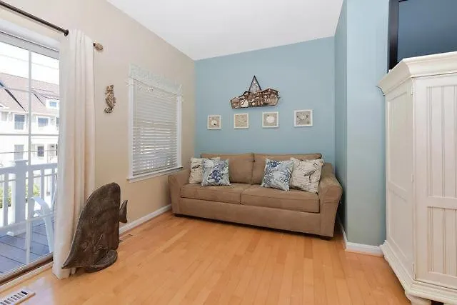 Steps To The Boardwalk, Check Out 4 Bedroom Townhome With Outdoor Pool! Ocean City