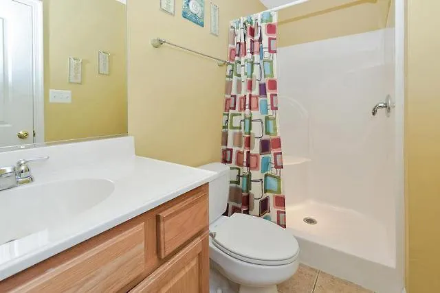 Steps To The Boardwalk, Check Out 4 Bedroom Townhome With Outdoor Pool! Сasa de vacaciones